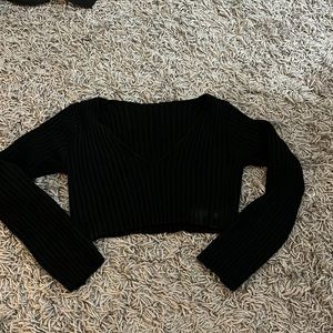 v neck black cropped sweater